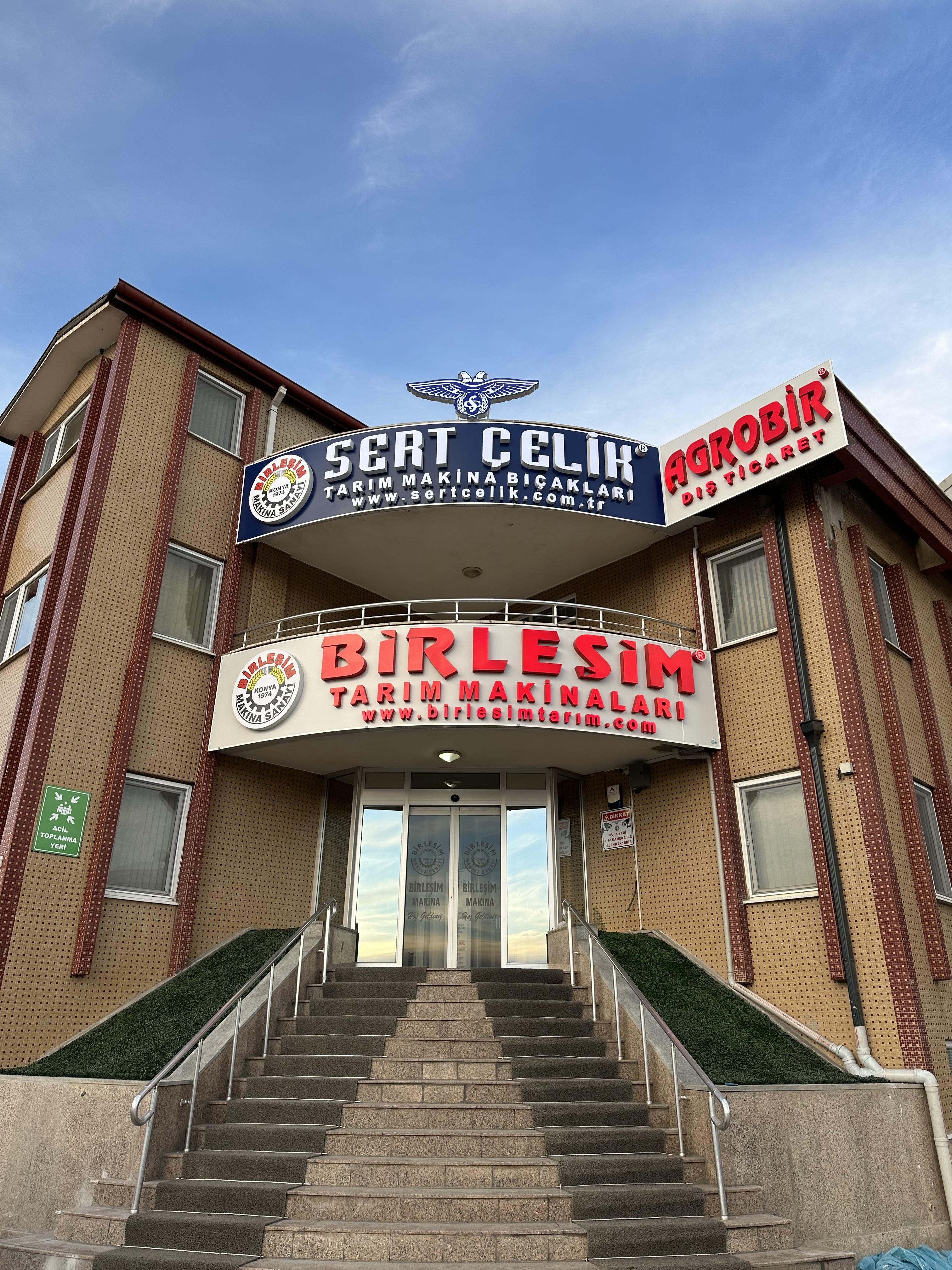 Konya’da Dağhan Tabela Reklam tarafından hazırlanan alüminyum kutu harf tabela uygulaması